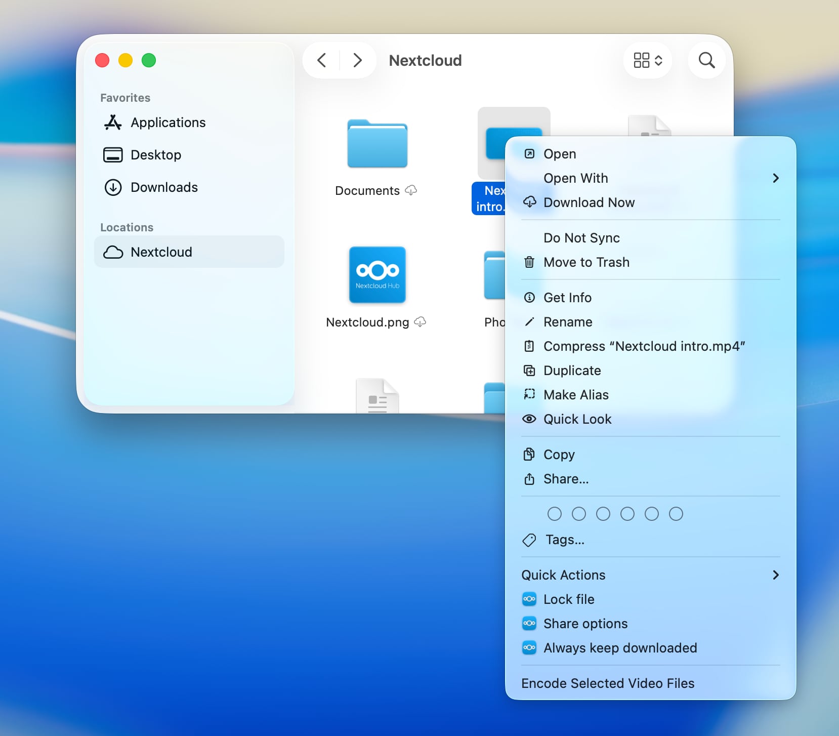 Finder sağ tık menüsünde Nextcloud seçenekleri: dosyayı kilitleme, paylaşım seçenekleri, her zaman indirilmiş tutma